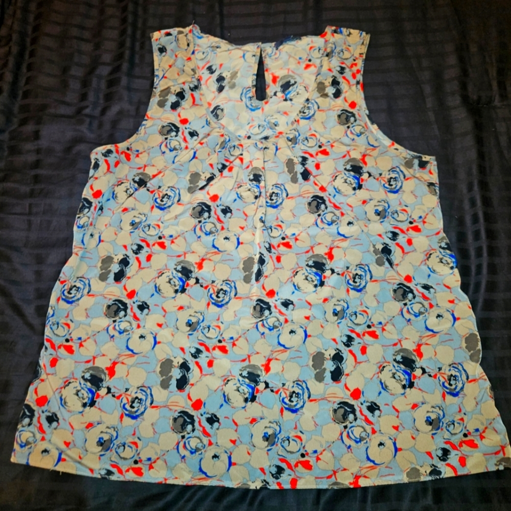 sleeveless blouse